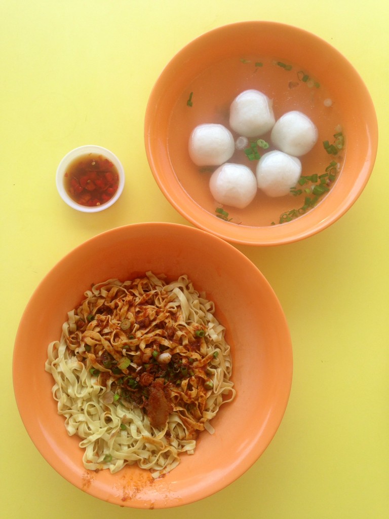 Fishball noodles